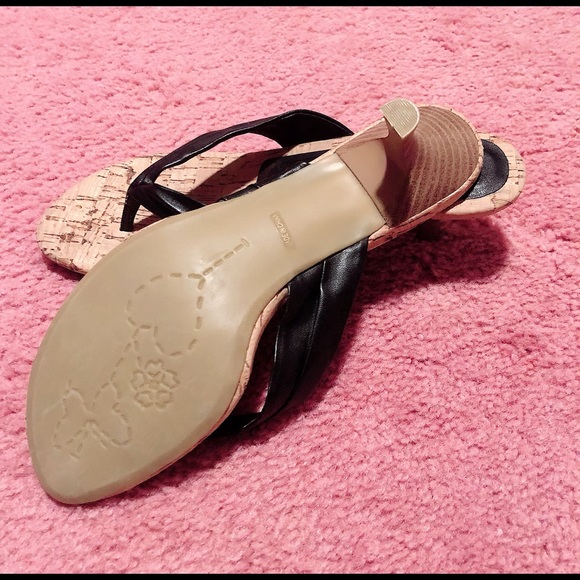 NWOT Dollhouse Kitten Heels - Picture 6 of 9